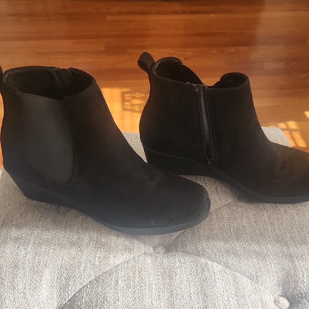 AEROSOLES Black Suede Ankle Booties